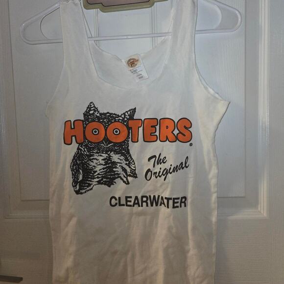 Vintage-Style Hooters “The Original Clearwater” Tank Top - Picture 1 of 4